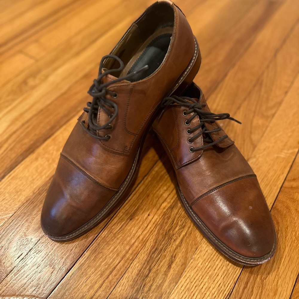 Mens light brown lace up shoe